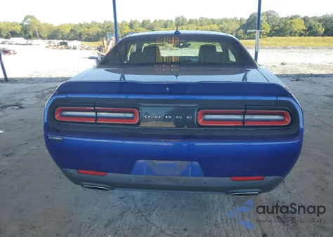 2018 Dodge Challenger Sxt z USA, uszkodzony, nr VIN 2C3CDZAG0JH255203